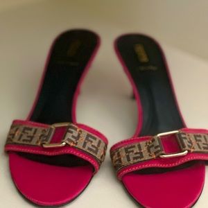 Brand new vintage Fendi, pink monogram, sandals, brand, new, never used.